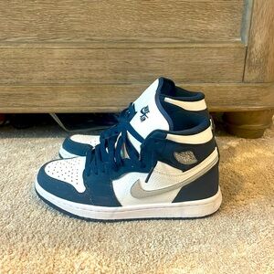 Nike Air Jordan’s Navy and White Size 7